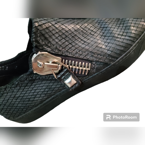 Stuart Weitzman Shoes - Picture 4 of 5